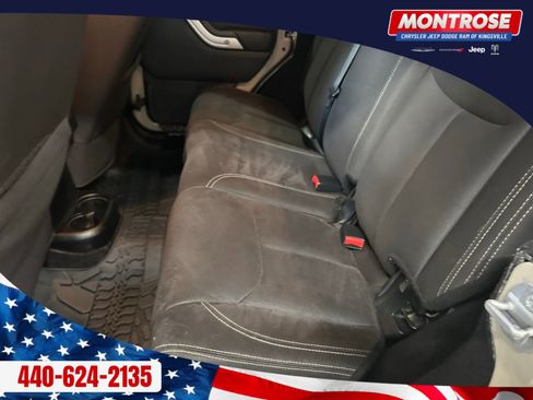 Used 2017 Jeep Wrangler Unlimited Sahara image 21