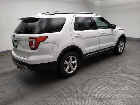 Used 2016 Ford Explorer XLT image 10