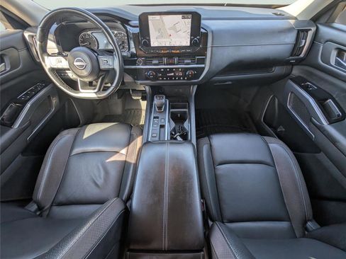 Used 2022 Nissan Pathfinder SL w/ SL Black Package image 30