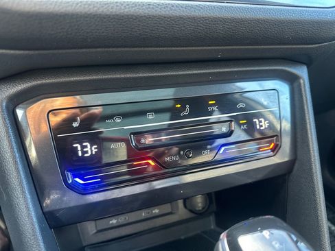 Used 2024 Volkswagen Tiguan SE R-Line image 11