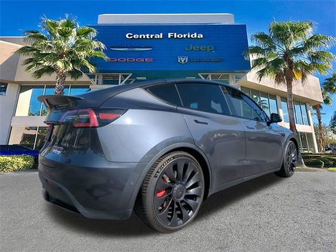Used 2022 Tesla Model Y Performance image 5