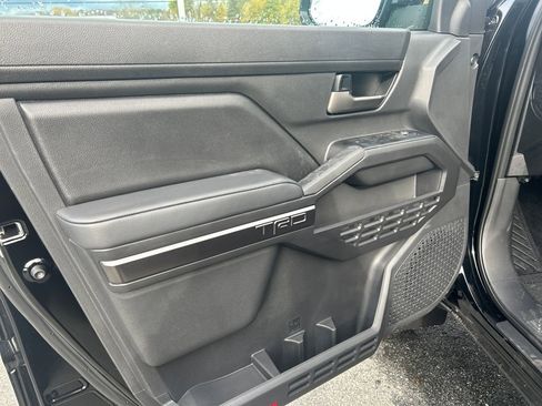 New 2025 Toyota Tacoma TRD Off-Road image 18