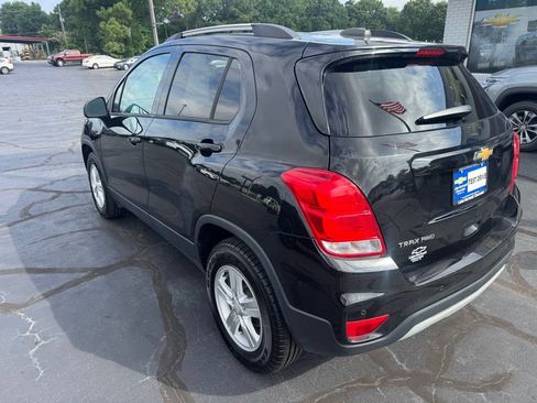 Used 2022 Chevrolet Trax LT w/ Driver Confidence Package AWD/4WD image 3