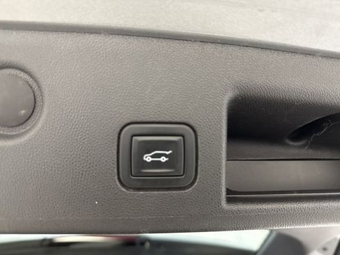 Used 2023 Chevrolet Equinox LT image 28