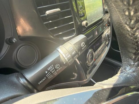 Used 2017 Mitsubishi Outlander ES AWD/4WD image 36