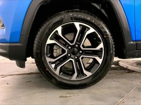 Used 2024 Jeep Compass Limited image 9