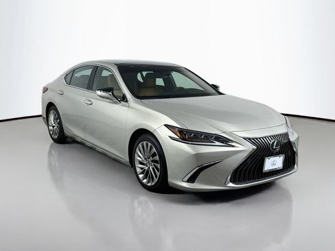 Used 2019 Lexus ES 350 Ultra Luxury w/ Accessory Package 2 FWD image 3