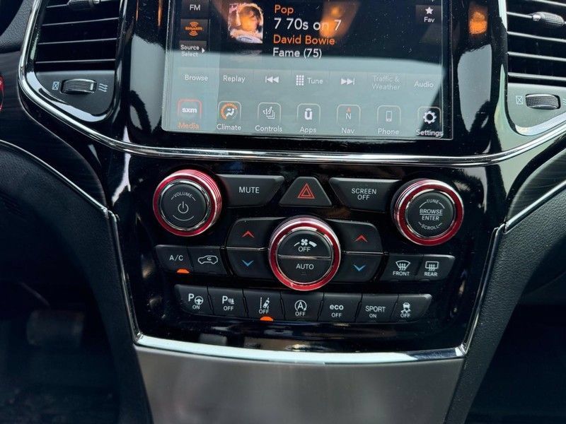 Used 2021 Jeep Grand Cherokee Limited w/ Luxury Group II AWD/4WD image 15