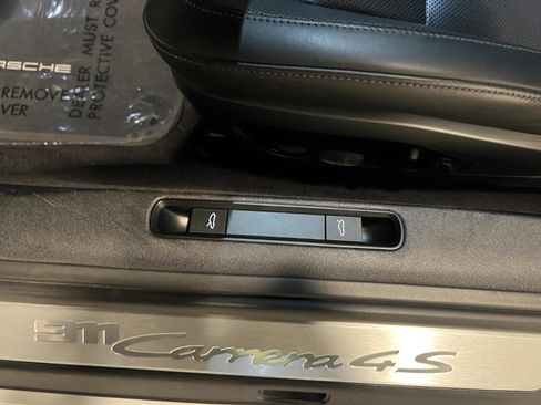 Used 2020 Porsche 911 Carrera 4S image 27