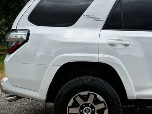 Used 2017 Toyota 4Runner TRD Off-Road Premium AWD/4WD image 33