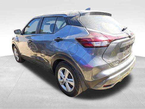 Used 2023 Nissan Kicks S image 4