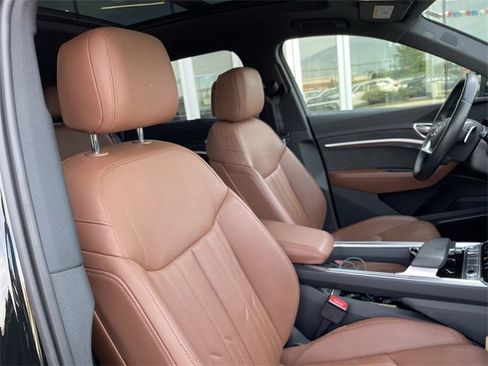 Used 2019 Audi e-tron Prestige image 19