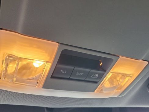 Used 2013 Ford F150 Lariat w/ Luxury Equipment Group image 27