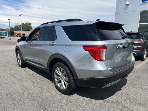 Used 2023 Ford Explorer XLT w/ Equipment Group 202A AWD/4WD image 13