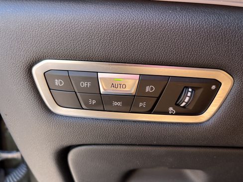 Used 2020 BMW X7 xDrive40i w/ Premium Package AWD/4WD image 36