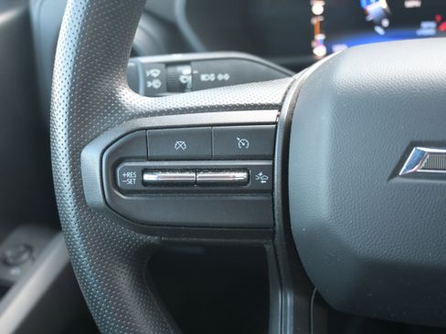 Used 2023 Chevrolet Colorado Trail Boss w/ Technology Package image 18