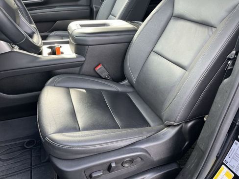 Used 2024 Chevrolet Tahoe Z71 w/ Luxury Package AWD/4WD image 19