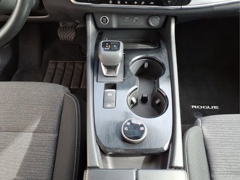 Used 2023 Nissan Rogue SV image 20
