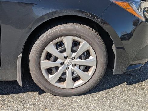 Used 2025 Toyota Corolla LE image 11