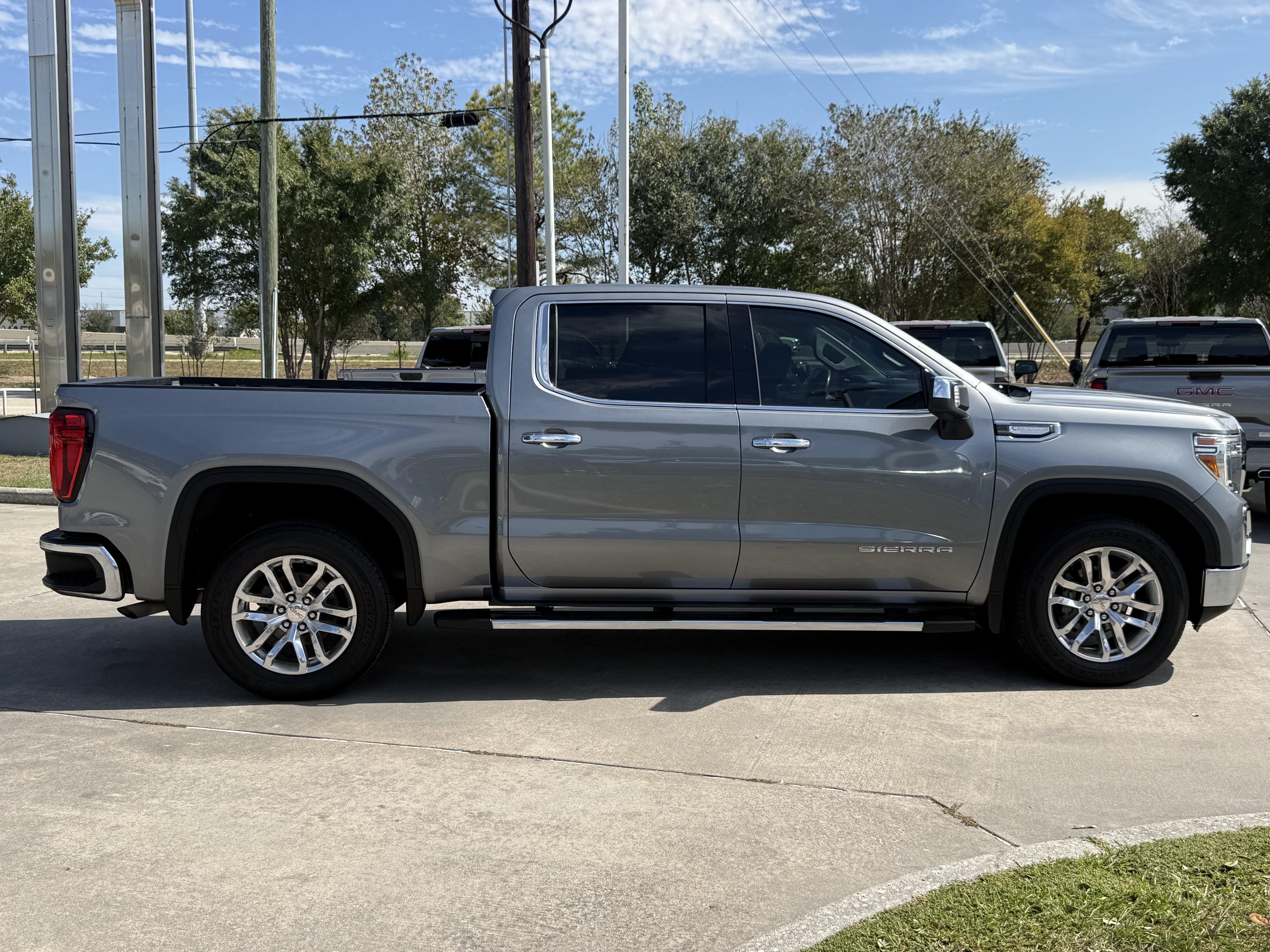 Used 2021 GMC Sierra 1500 SLT RWD image 3