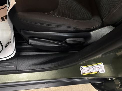 Used 2019 Jeep Cherokee Latitude w/ Cold Weather Group image 7