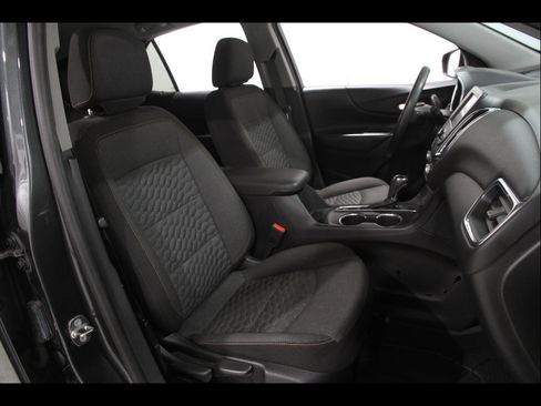 Used 2018 Chevrolet Equinox LT FWD image 14