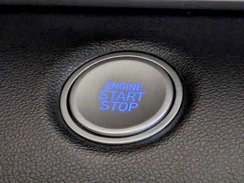 Used 2023 Hyundai Elantra SEL FWD image 27