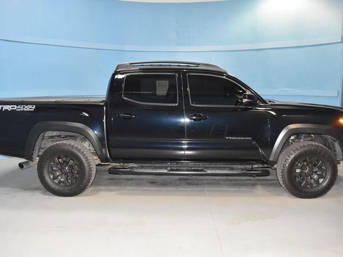 Used 2020 Toyota Tacoma TRD Off-Road image 19