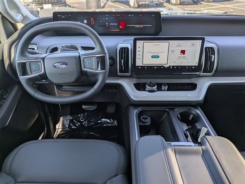 New 2025 Ford Expedition Max Active image 18
