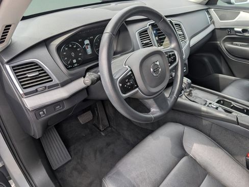 Used 2022 Volvo XC90 T5 Momentum image 37