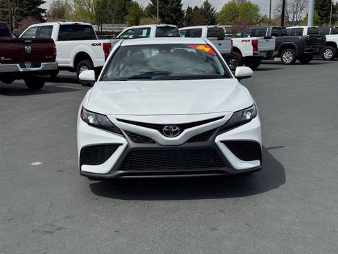 Used 2024 Toyota Camry SE FWD image 2