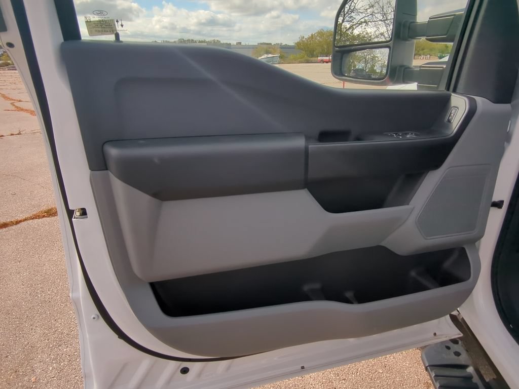 New 2025 Ford F250 XL w/ FX4 Off-Road Package AWD/4WD image 12
