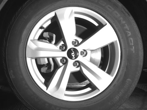 Used 2023 Kia Sorento LX FWD image 12