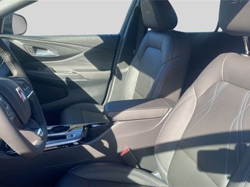New 2026 Buick Envista Sport Touring image 14