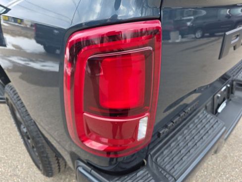 New 2026 RAM 2500 Laramie AWD/4WD image 34