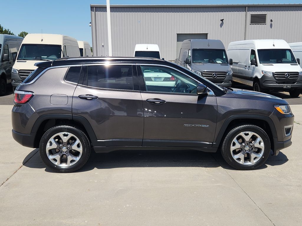 Used 2020 Jeep Compass Limited AWD/4WD image 38