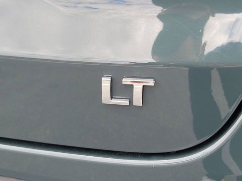 Used 2025 Chevrolet Trax LT FWD image 28