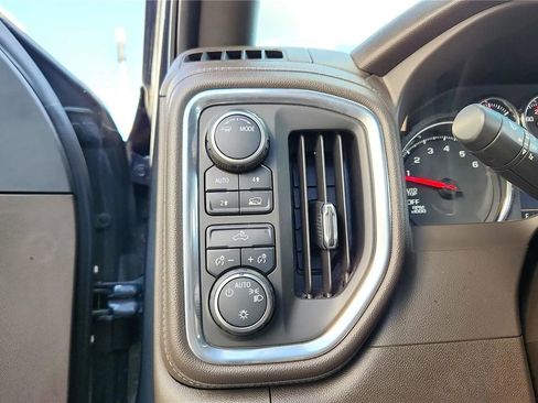 Used 2021 Chevrolet Silverado 1500 LT image 18