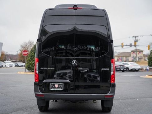Used 2024 Mercedes-Benz Sprinter 2500 image 6