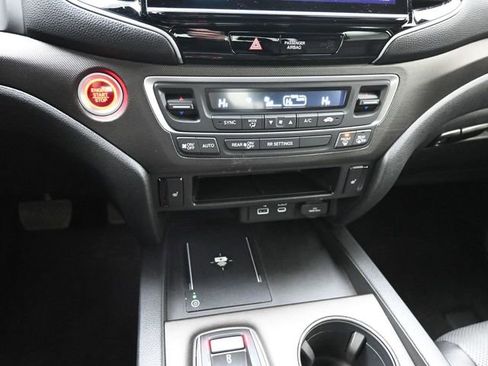 Used 2025 Honda Ridgeline TrailSport image 31