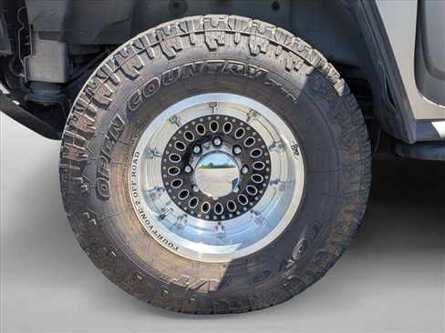Used 2005 HUMMER H2 w/ Preferred Equipment Group AWD/4WD image 22