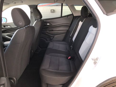 Used 2024 Chevrolet Trax LS w/ LS Convenience Package image 12