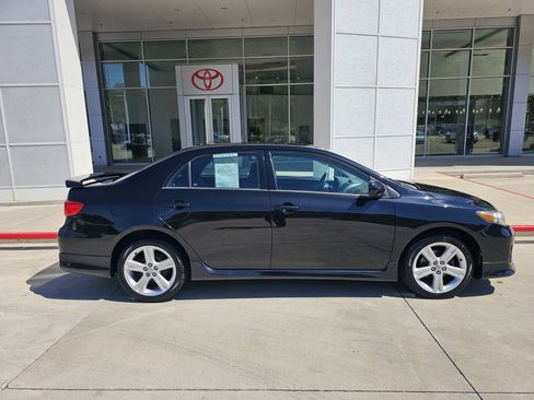 Used 2013 Toyota Corolla S image 3