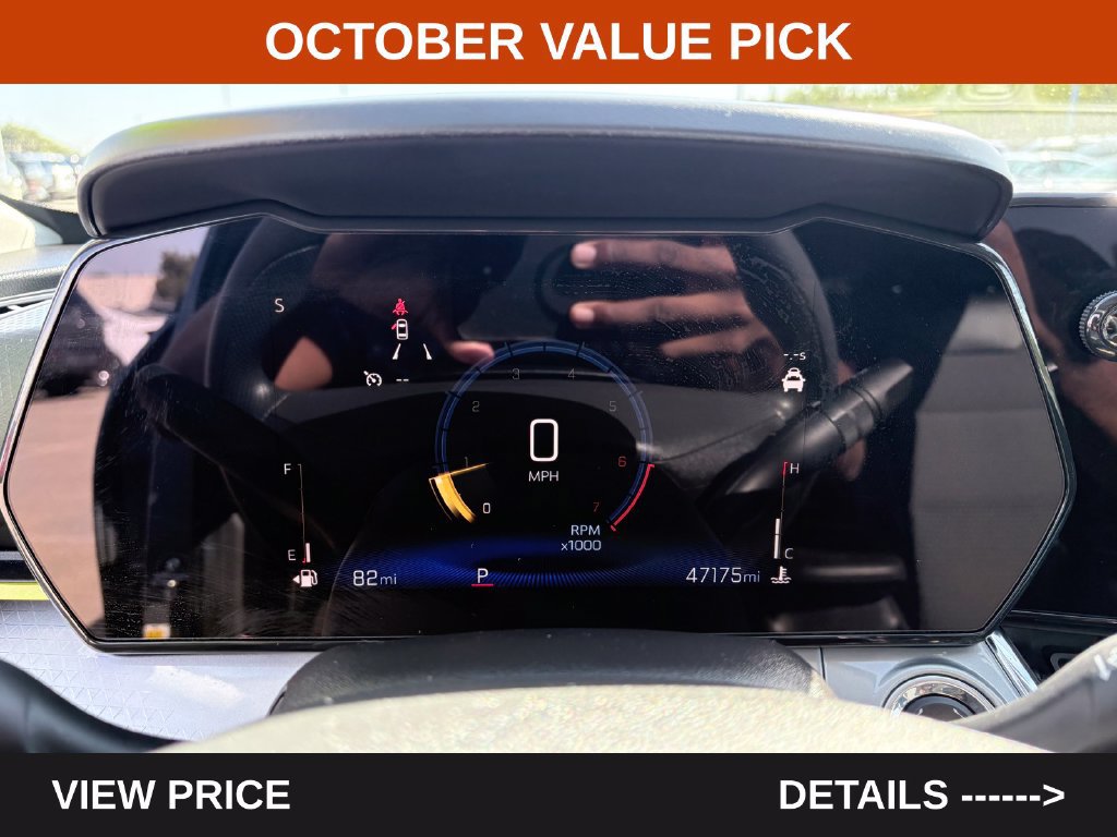Used 2025 Chevrolet Trax LT FWD image 23