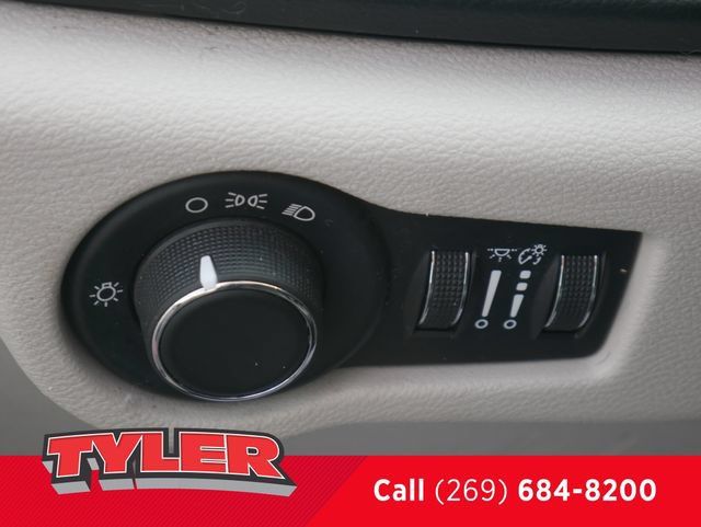 Used 2017 Chrysler Pacifica LX FWD image 20