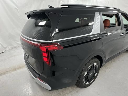 New 2026 Kia Carnival EX image 3