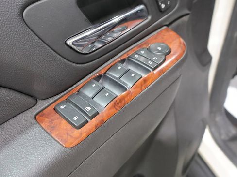 Used 2013 Chevrolet Suburban LTZ AWD/4WD image 14