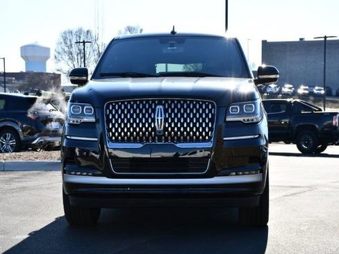 Used 2023 Lincoln Navigator L Reserve image 3