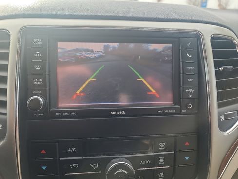 Used 2012 Jeep Grand Cherokee Limited w/ Luxury Group II image 19