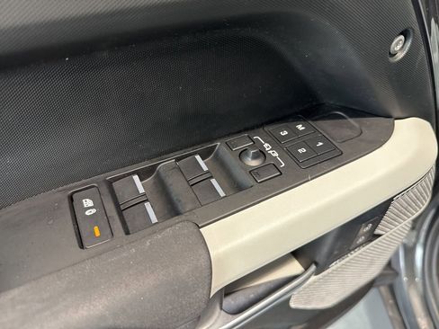 Used 2023 Land Rover Defender 130 X-Dynamic SE AWD/4WD image 39